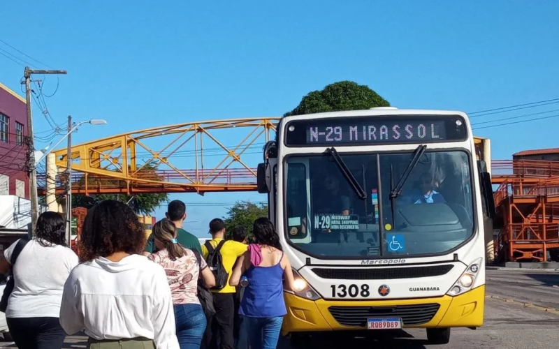 Ônibus parados e paradas cheias: greve dos rodoviários complica a vida dos natalenses