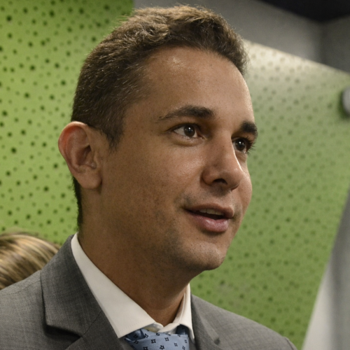 Prefeito de Mossoró fica em silêncio sobre senhas de celular e computador apreendidos pela PF em investigação sobre contratos de medicamentos