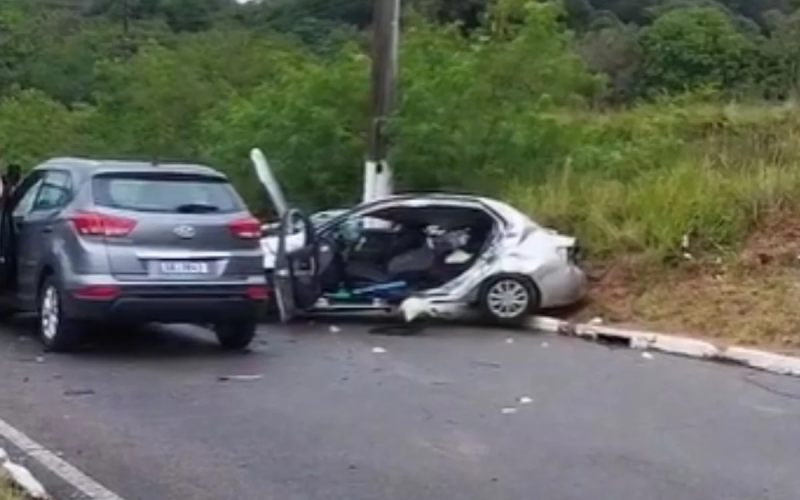 Adolescente morre em grave acidente envolvendo três carros em Parnamirim; pai e irmão ficaram feridos
