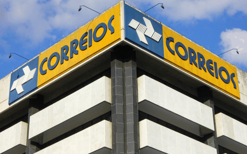 Correios afundam no vermelho: prejuízo dispara quase 5 vezes em um ano
