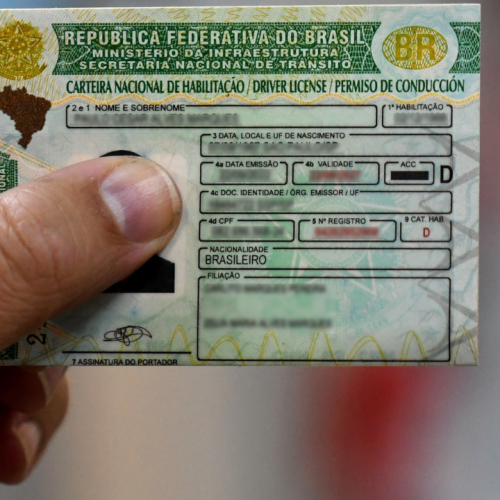 Governo quer acabar com exigência de autoescola para tirar CNH, diz ministro dos Transportes