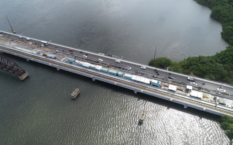Demora nas obras da Ponte de Igapó gera transtornos, revolta e prejuízos milionários à população
