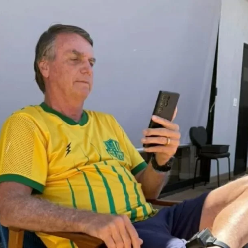 Moraes manda prender Bolsonaro em casa por desafiar o STF nas redes