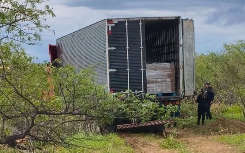 Forças de segurança recuperam carreta roubada e carga de higiene no interior do RN