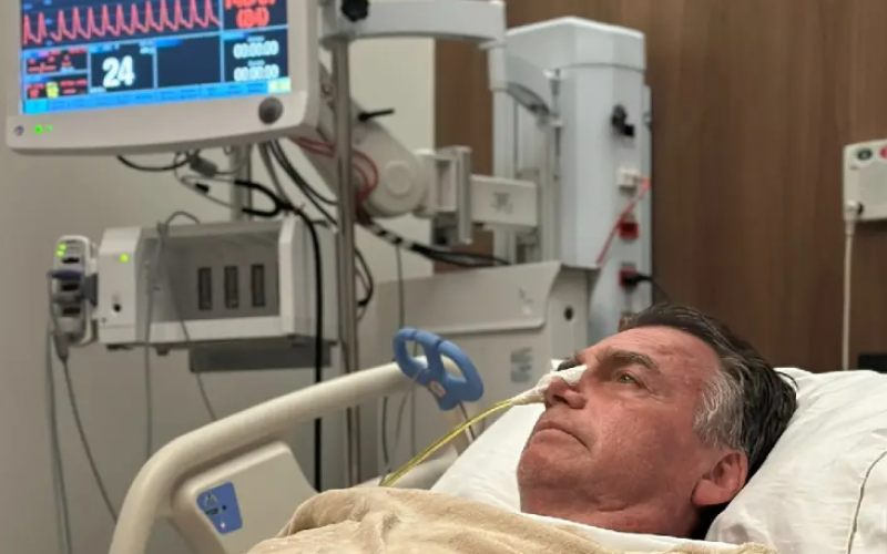 Bolsonaro apresenta melhora clínica e deve receber alta nos próximos dias, informa hospital
