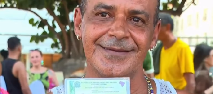 Fã muda o próprio nome para Shakiro em homenagem a cantora Shakira