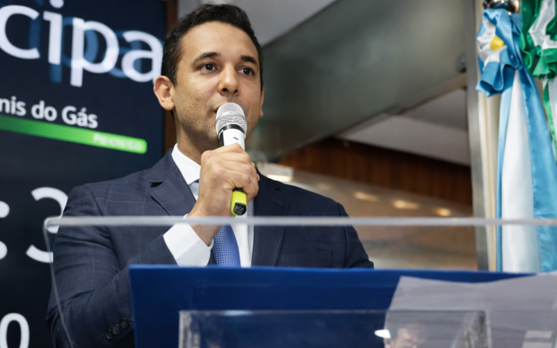 Em tom de despedida, Allyson anuncia renúncia para disputar o Governo e pede fim do sigilo da Operação Mederi