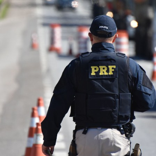 PRF prende motorista após fuga e colisão com dois veículos na BR-101, em São Gonçalo do Amarante