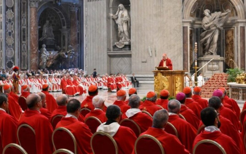 Conclave se aproxima: cardeais entram em reclusão total para eleger novo papa
