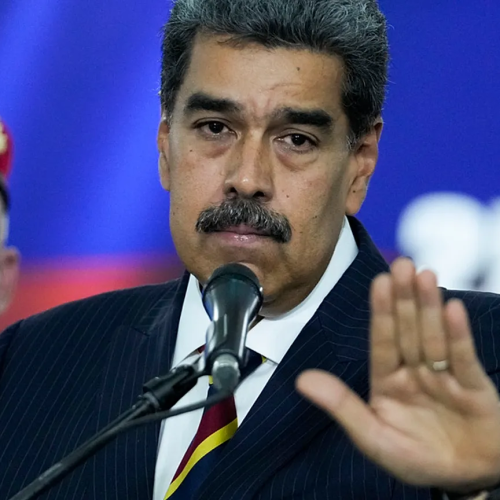 Maduro mobiliza 25 mil militares após ofensiva dos EUA no Caribe