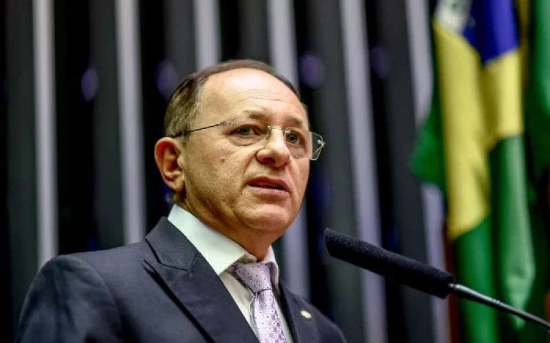 Benes Leocádio assina pedido de CPI do INSS e petistas seguem isolados