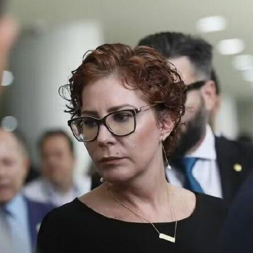 Justiça italiana decide manter Carla Zambelli presa durante processo de extradição