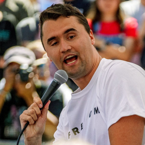 Tragédia nos EUA: Charlie Kirk é assassinado a tiros em universidade