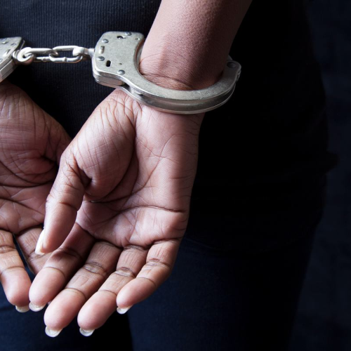 Homem é esfaqueado por mulher casada com quem mantinha caso amoroso na Zona Norte de Natal