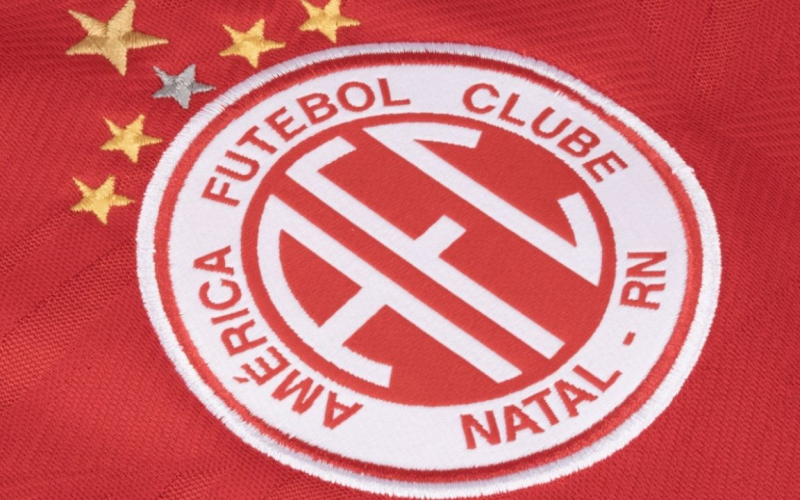Justiça bloqueia R$ 332 mil do América em ação milionária de ex-jogador
