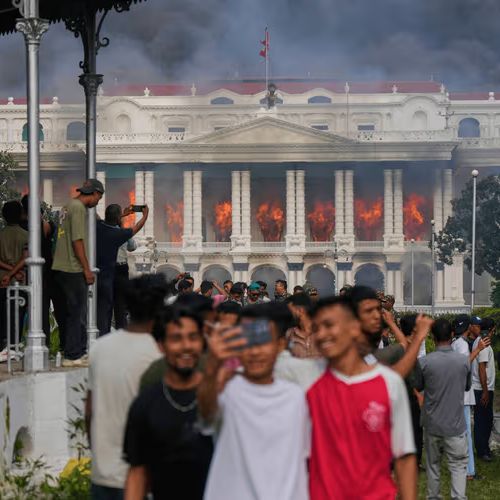 Protestos no Nepal deixam mais de 50 mortos e derrubam primeiro-ministro