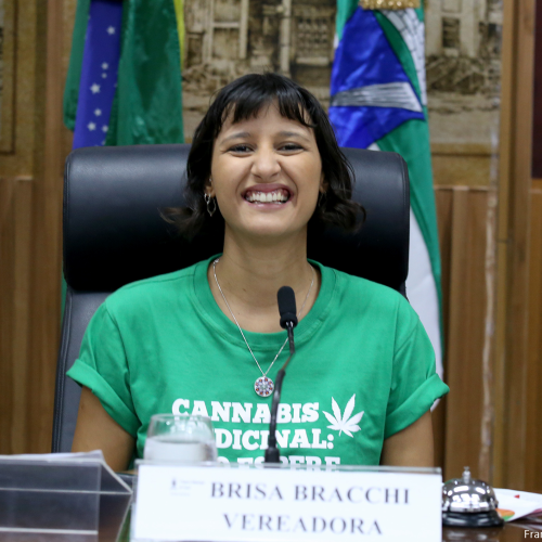 Vereador apresenta relatório preliminar em processo que pode cassar Brisa Bracchi
