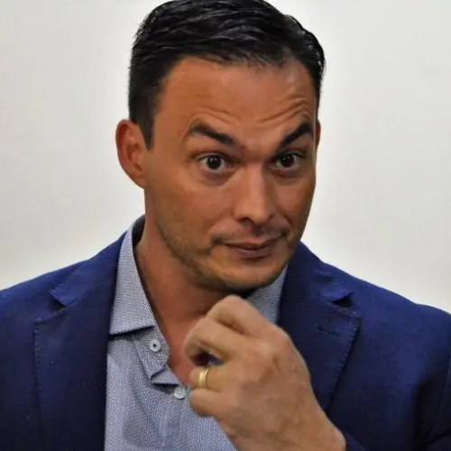 Styvenson Aponta “Cheiro de Corrupção” em Aluguel de Chromebooks por Governo Fátima; TCU Suspende Licitação de R$ 50 Milhões