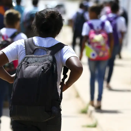 Cresce 360% o número de postagens com ameaças de violência em escolas no Brasil