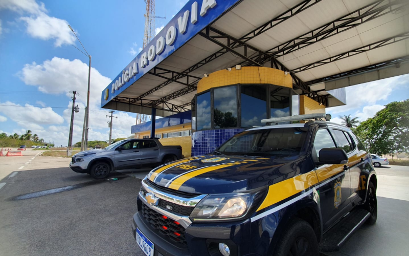 Abasteceu, fugiu e acabou preso: PRF recupera carro furtado na Grande Natal