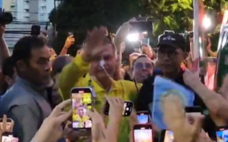 ​Jair Bolsonaro é transferido de Natal para hospital em Brasília após quadro de obstrução intestinal​