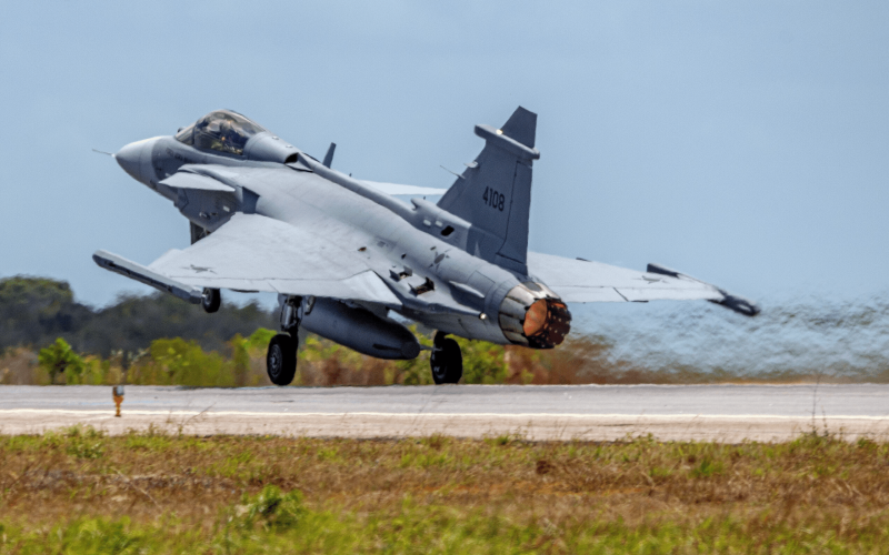 Setores ligados a Trump articulam uso militar de Fernando de Noronha e Base Aérea de Natal