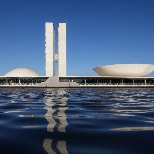 Congresso insiste no erro: enquanto o país pede saúde e segurança, eles querem mais fundo eleitoral