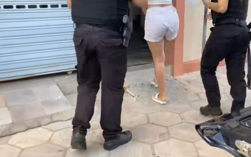 Polícia Civil prende “loira do crime” suspeita por integrar uma organização criminosa em Parelhas