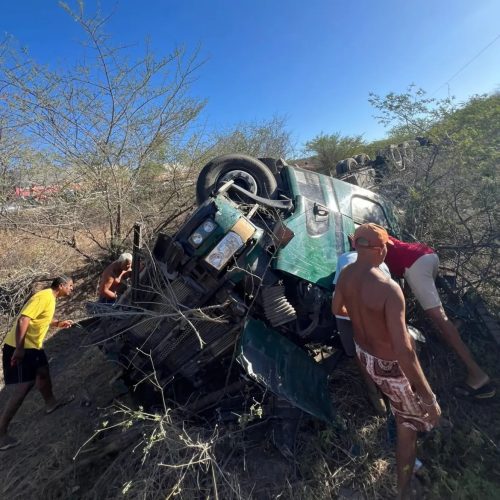 Caminhoneiro morre em acidente na BR-405, em Itaú