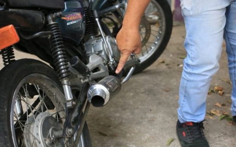 Projeto de lei prevê prisão e multa para escapamentos barulhentos em motos