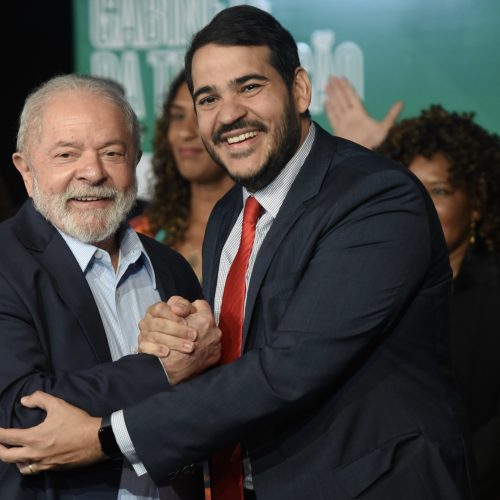 Lula confirma indicação de Jorge Messias para o STF e busca reforçar diálogo com evangélicos e o Senado