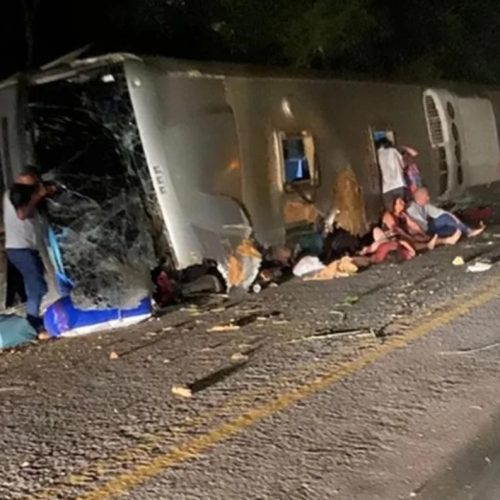 Sobe para 17 o número de mortos em acidente com ônibus no Agreste de Pernambuco