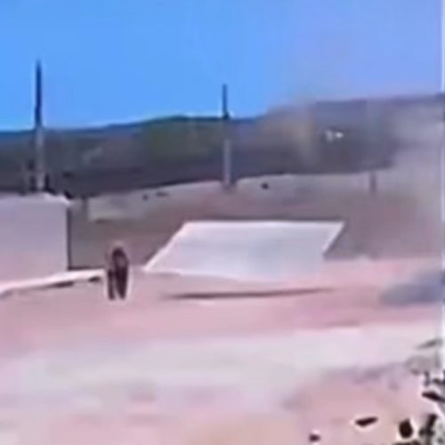 Homem morre após ser atingido por placa metálica arrancada pelo vento em Assu