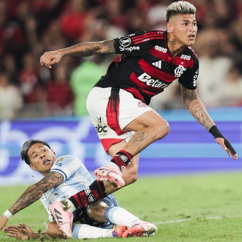 Flamengo vence o Racing e sai na frente na semifinal da Libertadores
