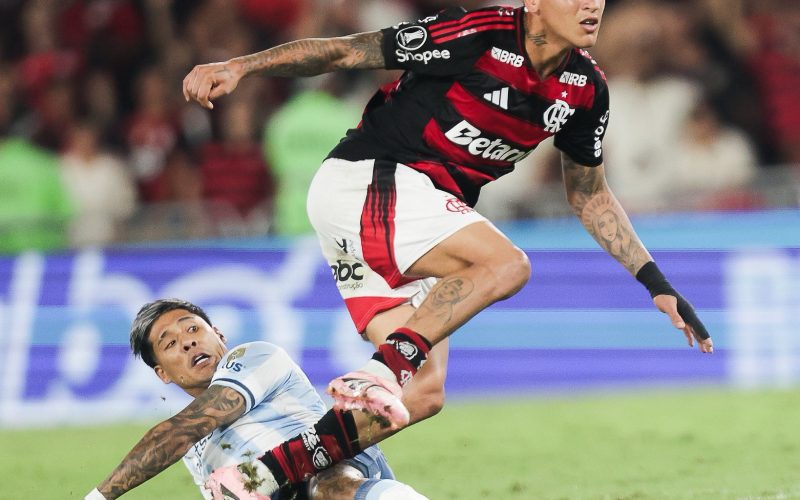 Flamengo vence o Racing e sai na frente na semifinal da Libertadores
