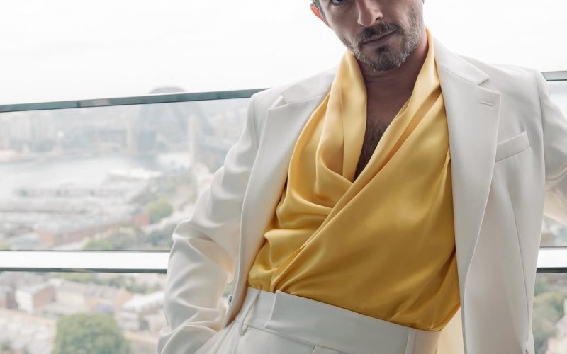 Jonathan Bailey faz história e é eleito o homem mais sexy do mundo pela revista People