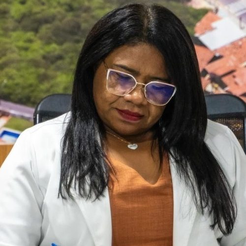 Prefeita de Parnamirim vira alvo de apuração do Ministério Público