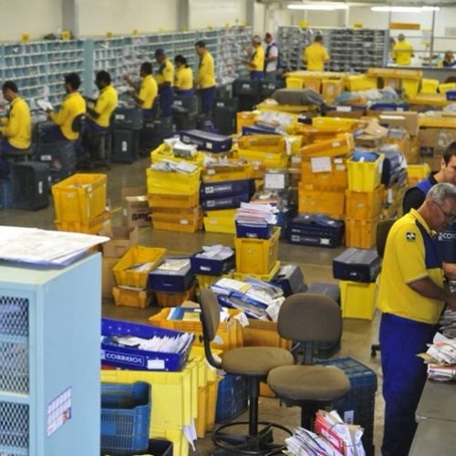 Correios preparam corte de 10 mil funcionários para tentar equilibrar crise financeira