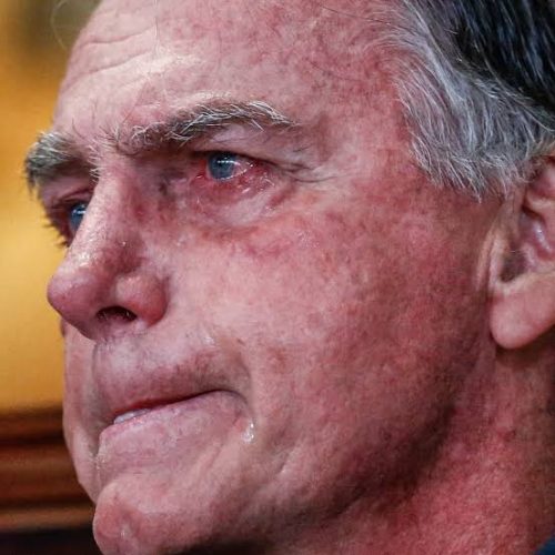 PL suspende funções e remuneração de Jair Bolsonaro após perda de direitos políticos