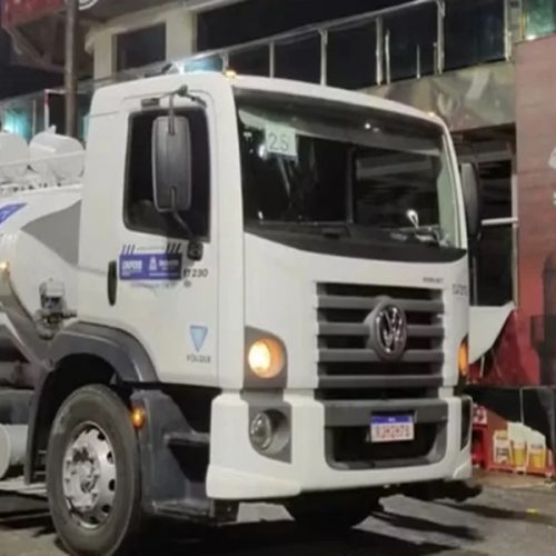 Tragédia no Carnaval de Salvador: jovem morre após cair de caminhão-pipa na Barra