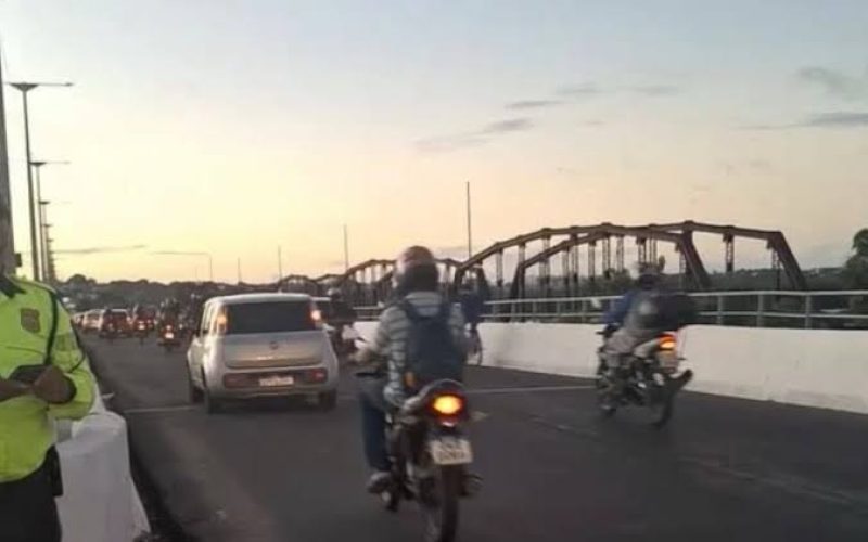 Tráfego nas quatro faixas da Ponte de Igapó é totalmente liberado após conclusão da pavimentação