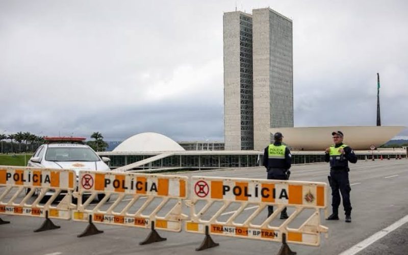 STF inicia julgamento de Bolsonaro sob forte esquema de segurança em Brasília