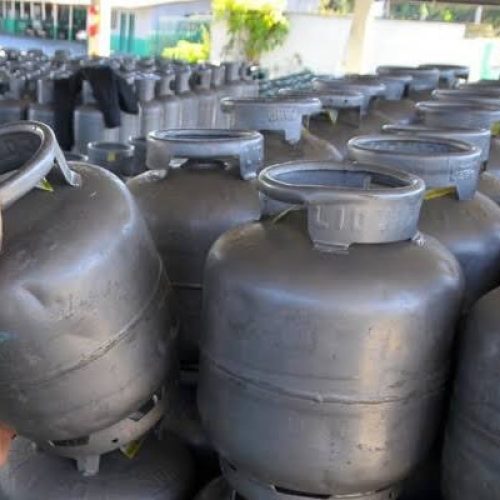 Governo lança programa&nbsp;Gás do Povo&nbsp;para distribuição gratuita de botijões de gás