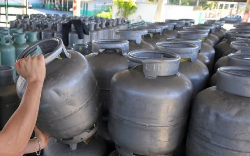 Governo lança programa&nbsp;Gás do Povo&nbsp;para distribuição gratuita de botijões de gás