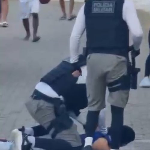 Homem é baleado pela polícia após ameaçar banhistas em Ponta Negra